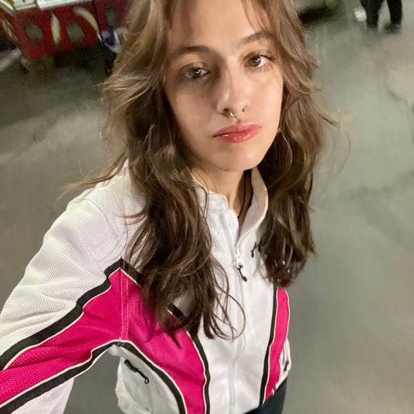 👄 - Picture 8 of 16